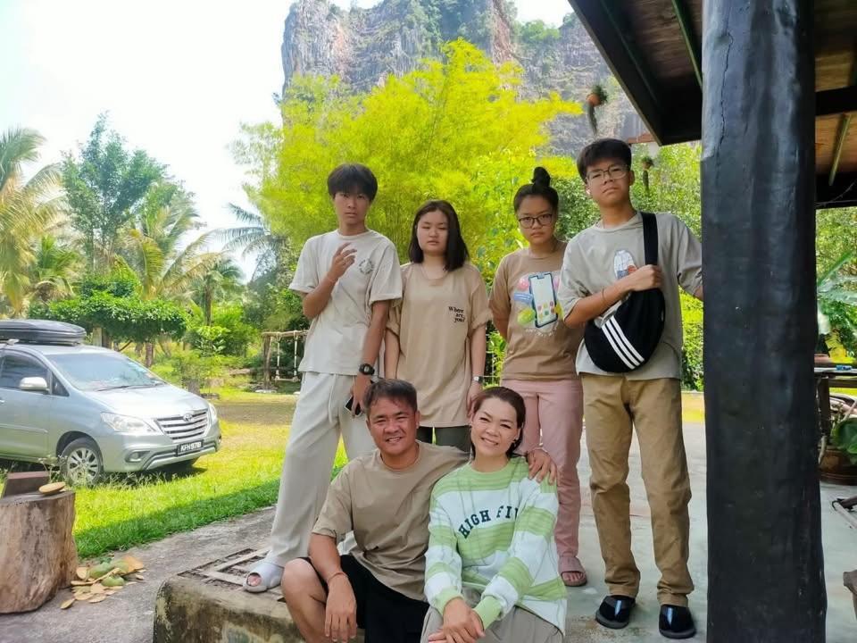 โฮมสเตย์บ้านนายสิงโตเขาคูหา Ban Khu Ha Nai Buitenkant foto